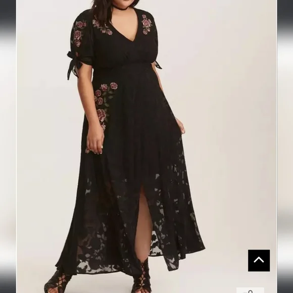 Torrid Runway Collection Floral Embroidered Maxi Dress Sz 26s - Picture 2 of 4